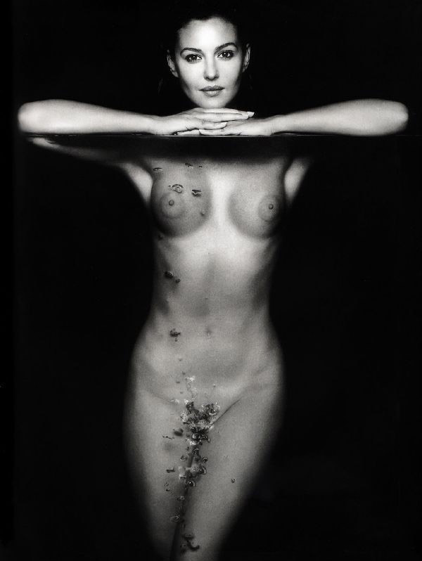 Monica Bellucci nahá. Foto - 26