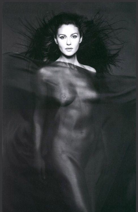 Monica Bellucci nahá. Foto - 32
