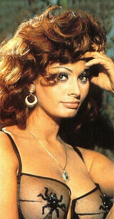 Sophia Loren nahá. Foto - 11