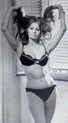 Sophia Loren nahá. Foto - 26