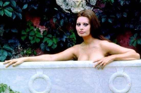 Sophia Loren nahá. Foto - 6