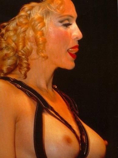 Madonna nahá. Foto - 6