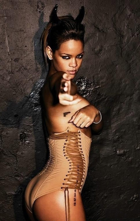 Rihanna nahá. Foto - 14