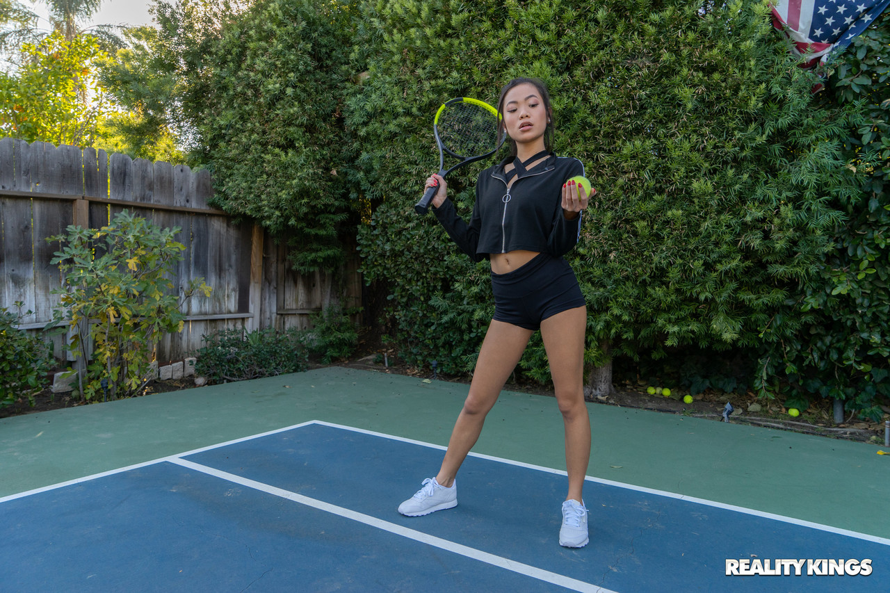 Вина Скай против теннисиста в раздевалке. Фото - 7