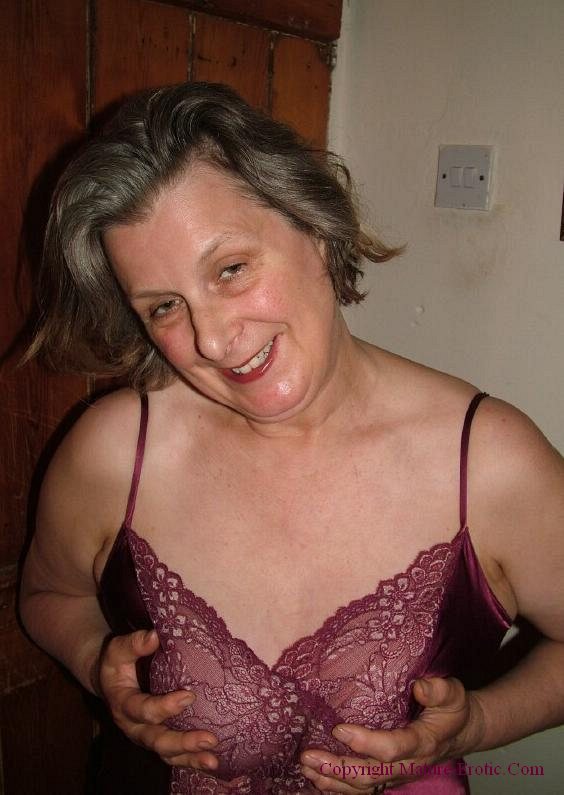 Mature women and grannies. Gallery - 413. Photo - 2