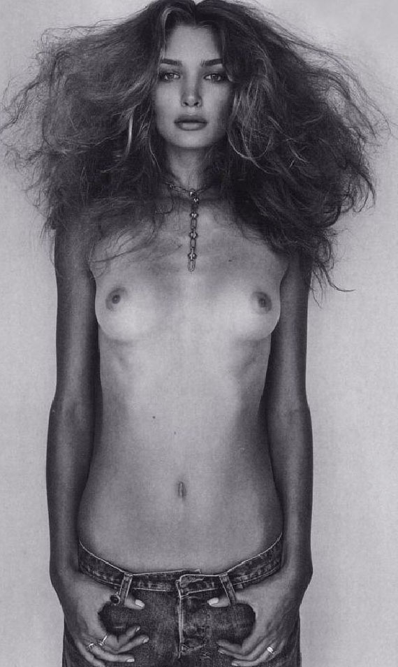Alyssa Sutherland Nude. Photo - 9