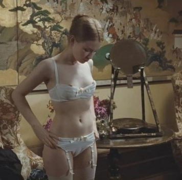 Emily Browning Nude. Photo - 12