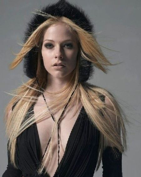 Avril Lavigne Nackt. Foto - 40