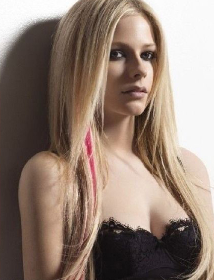 Avril Lavigne Nackt. Foto - 43