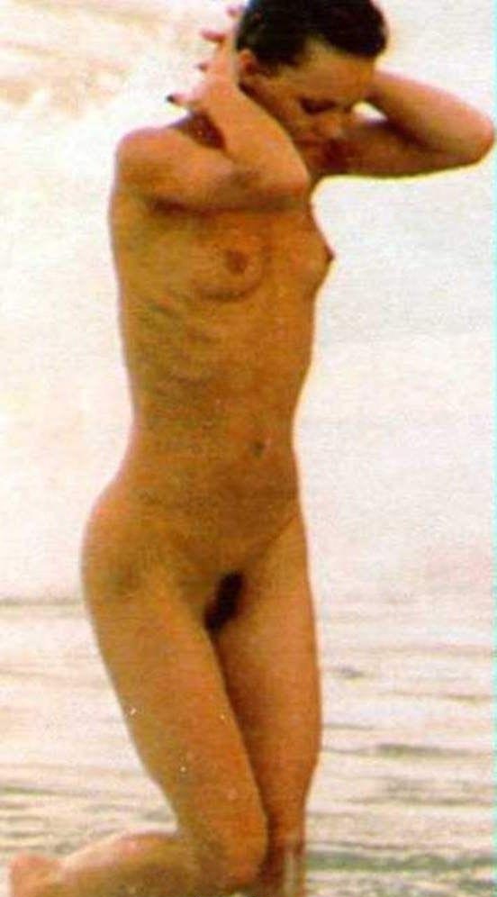 Vanessa Paradis Nude. Photo - 1