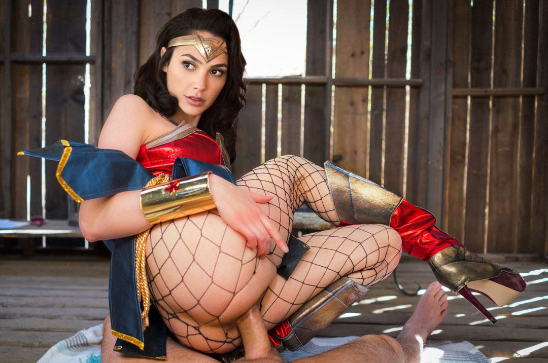"Wonder Woman" Gal Gadot zeigt alles! 