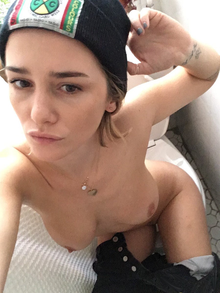 Addison Timlin nude photos scandal
