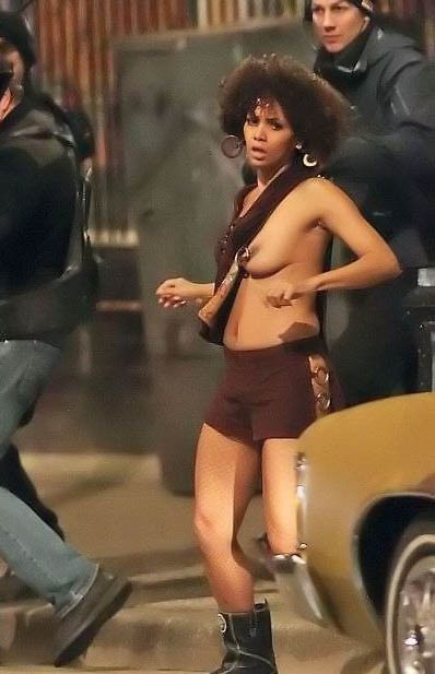 Halle Berry  nackt