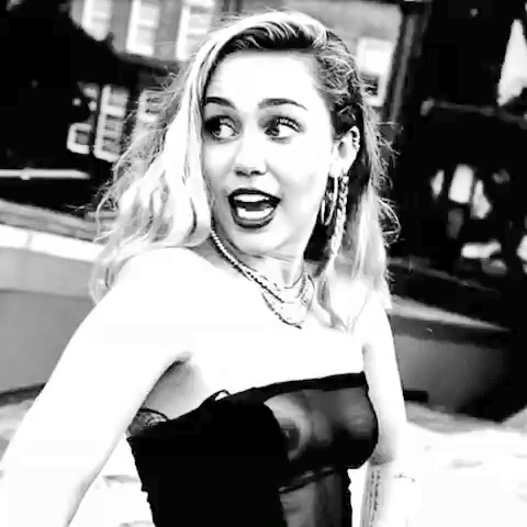 Miley Cyrus Nackt. Foto - 15